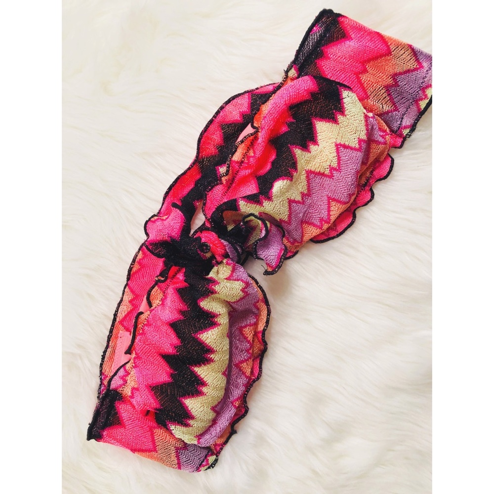 Victoria’s Secret Tribal Print Bikini Top✨MEDIUM
